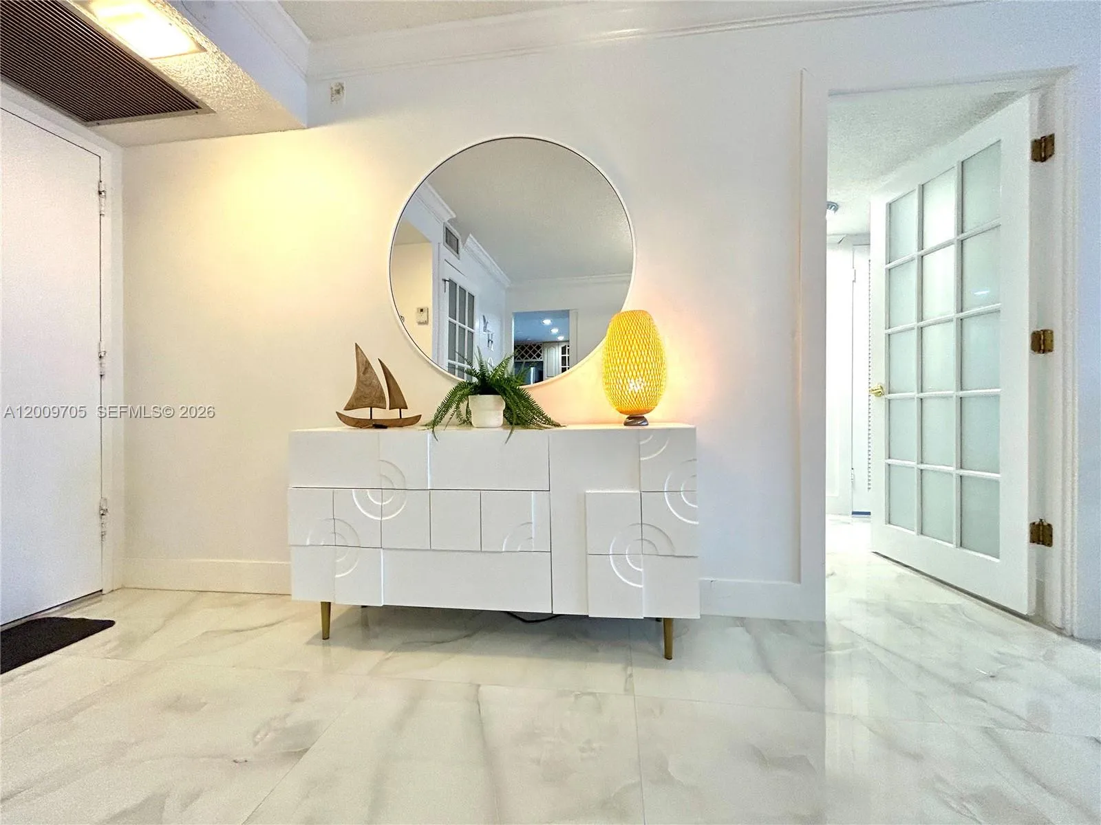 6039 Collins Ave # 1507, Miami Beach FL 33140