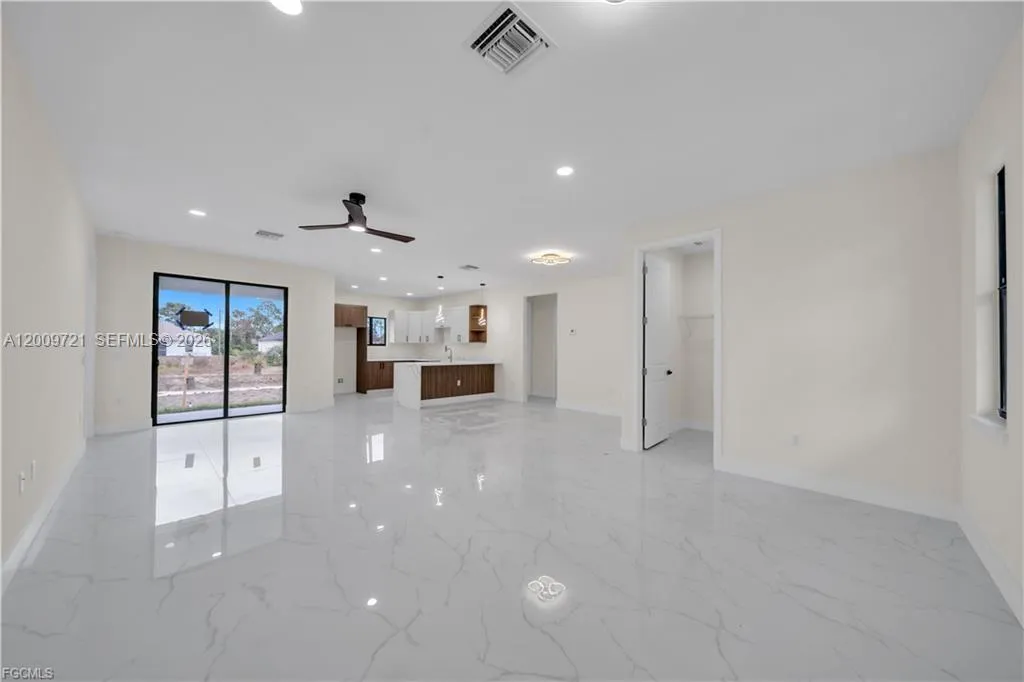 2901 Villa Ave S, Lehigh Acres FL 33976