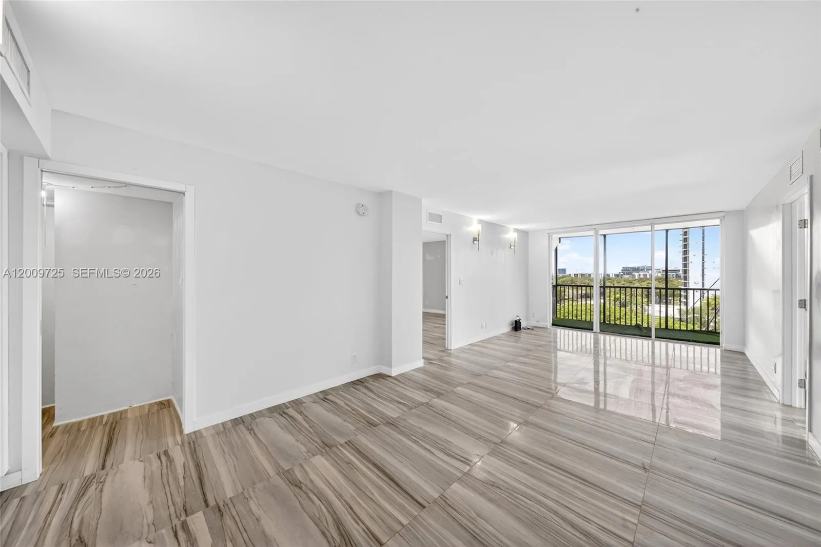 3401 N Country Club Dr # 812, Aventura FL 33180