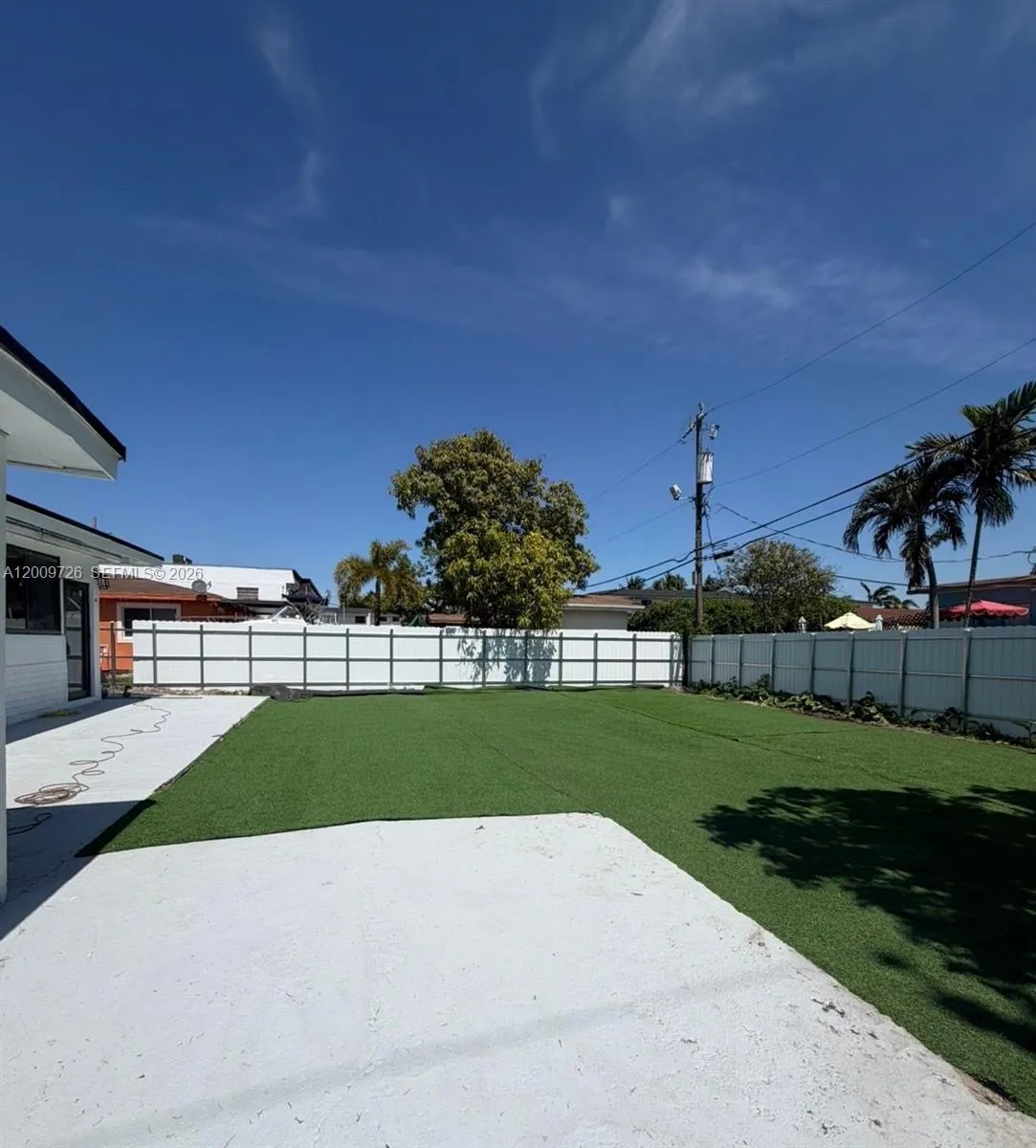 1370 W 29th St # A, Hialeah FL 33012