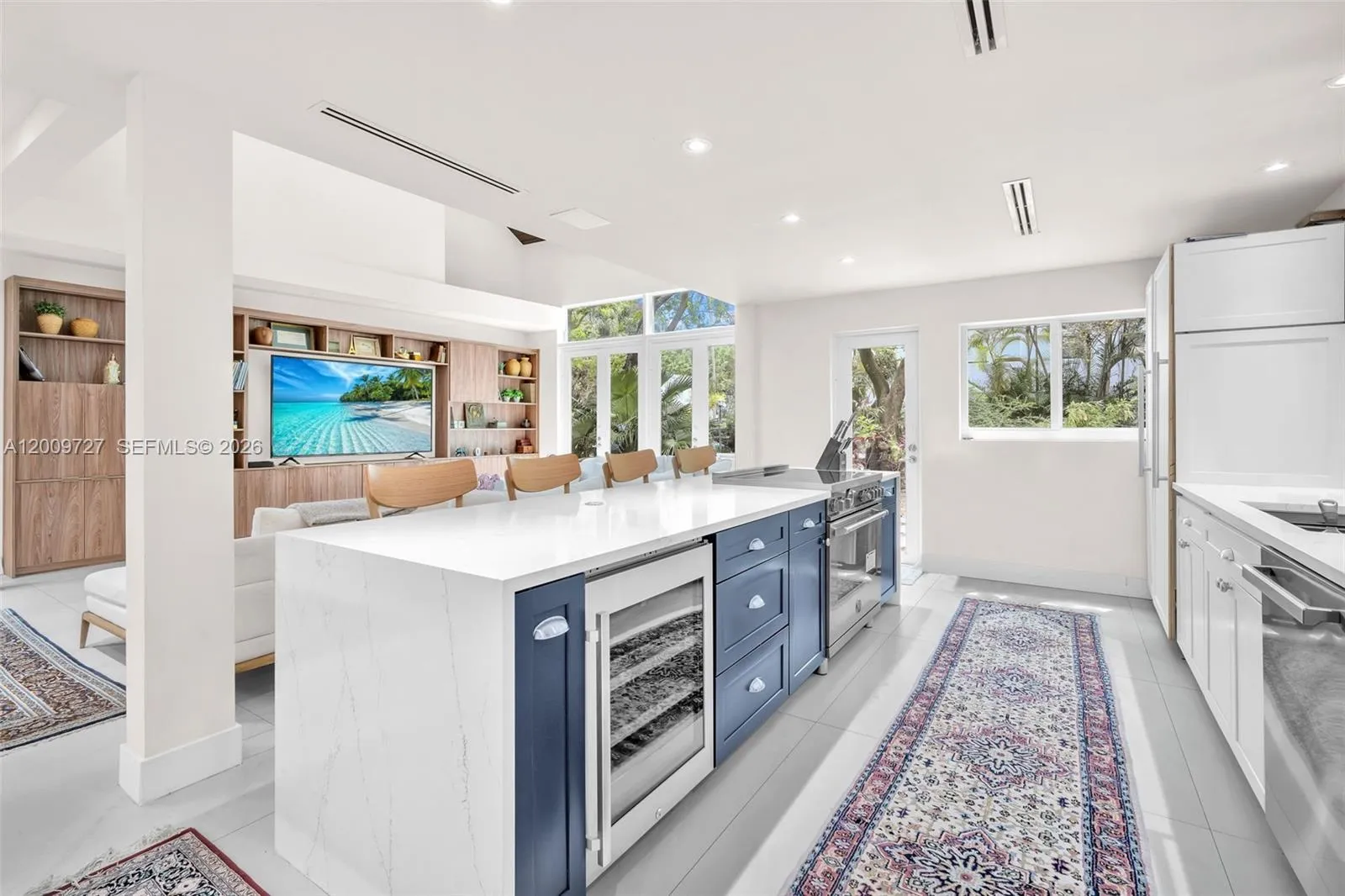 1933 S Oak Haven Cir, Miami FL 33179