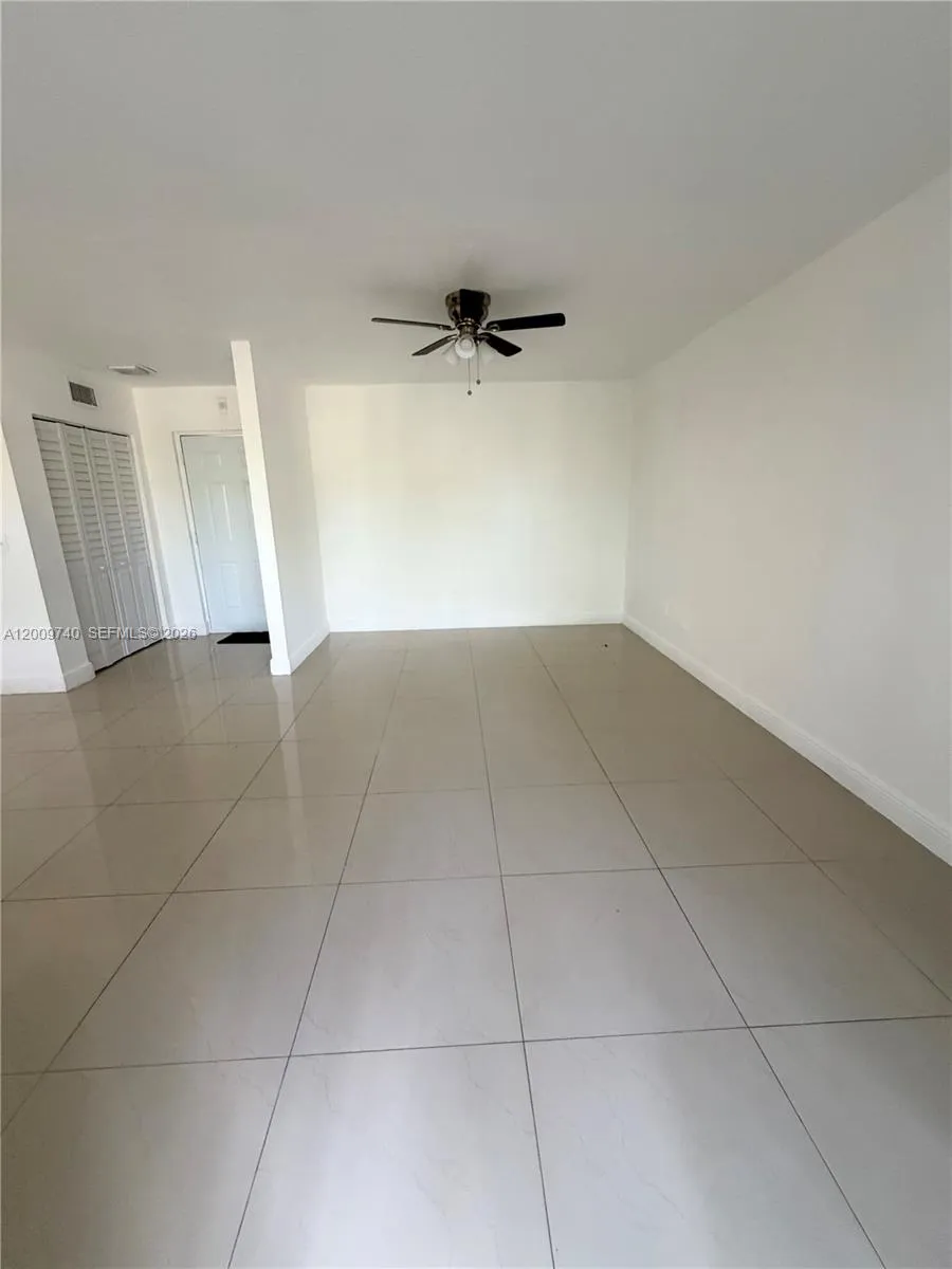 10762 La Placida Dr # 308, Coral Springs FL 33065