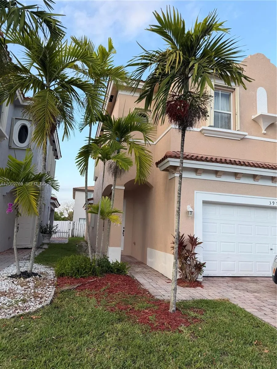 3955 NE 13th Dr, Homestead FL 33033
