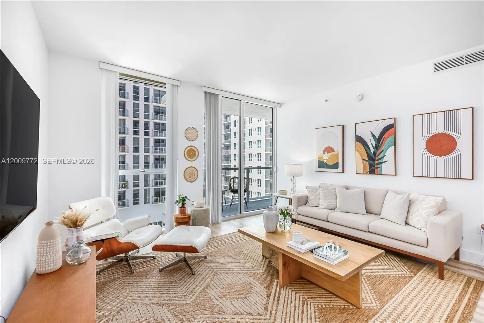 253 NE 2nd St # 1606, Miami FL 33132