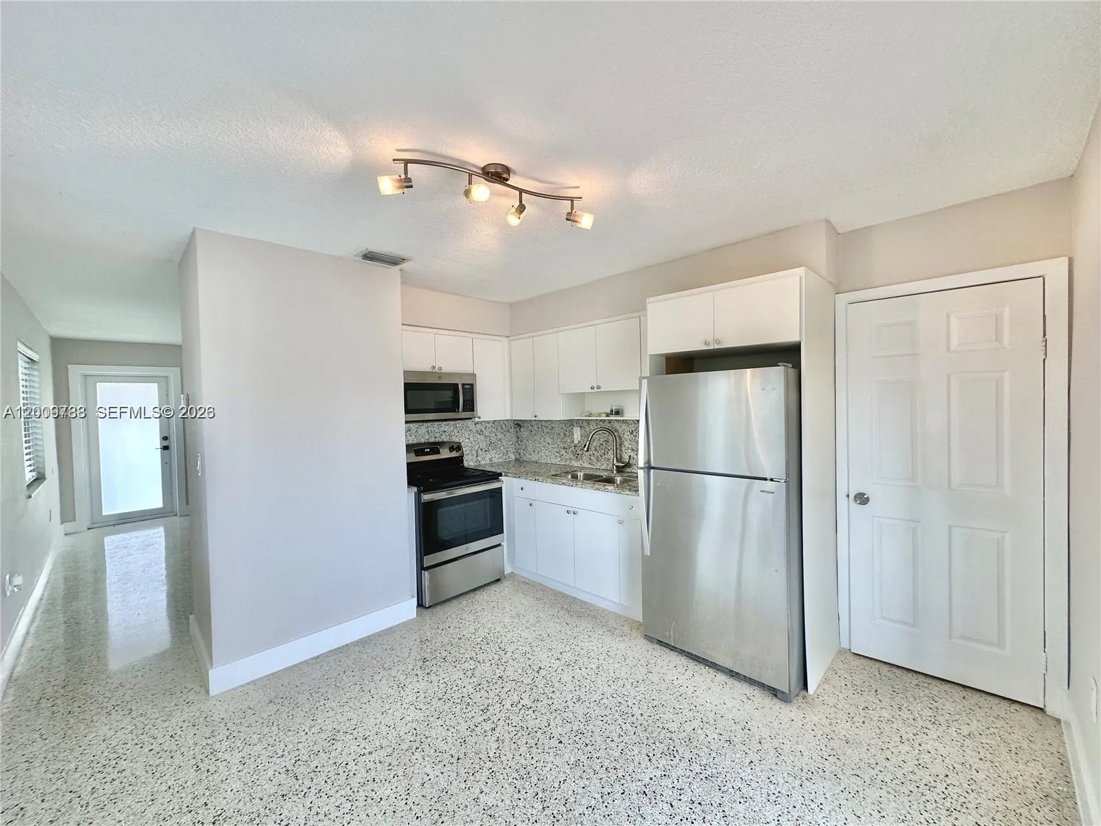 10303 NW 35th Pl, Miami FL 33147