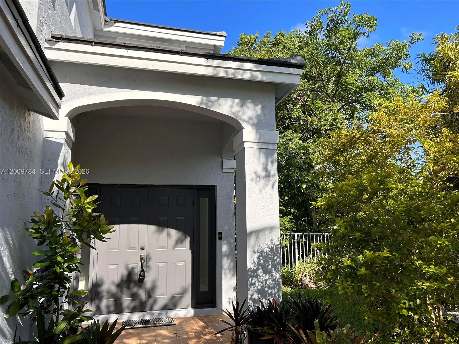 980 Golden Cane Dr, Weston FL 33327