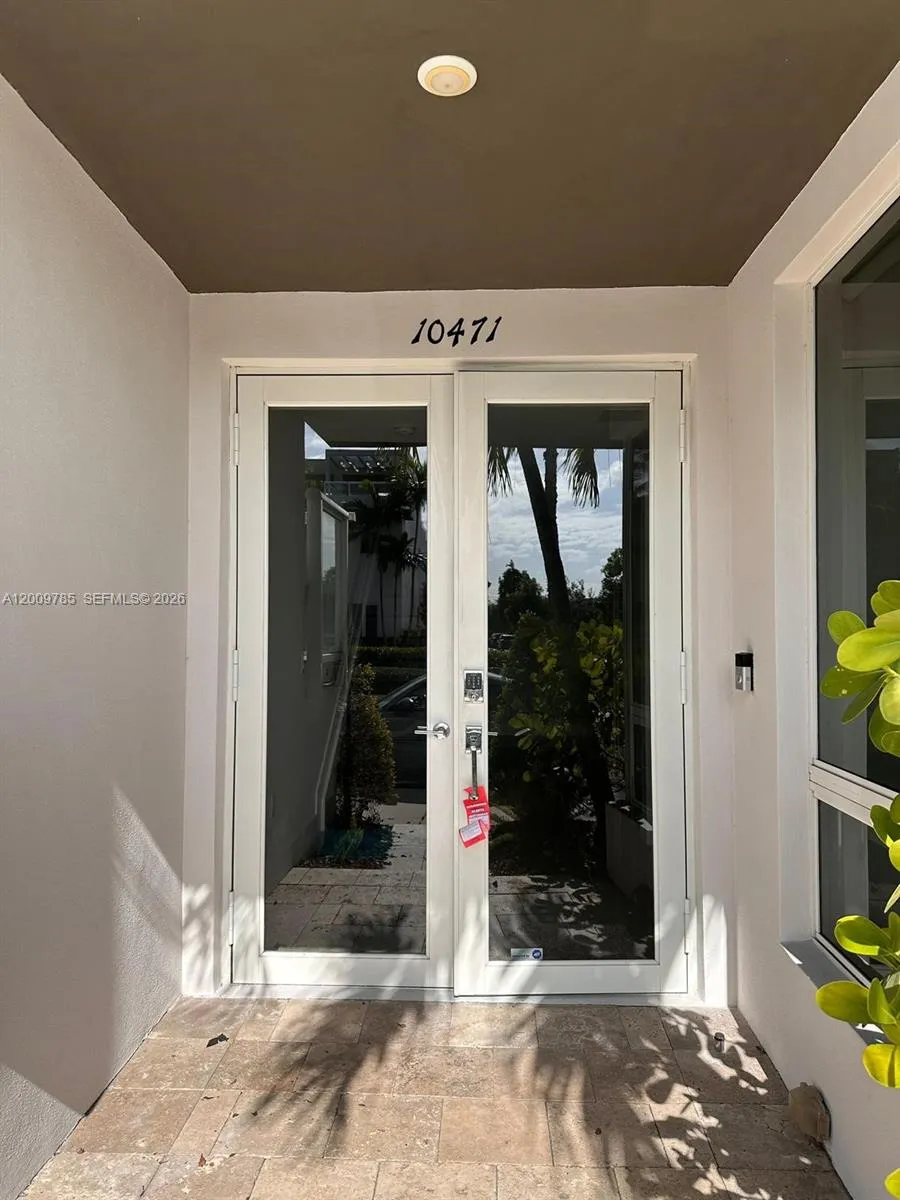 10471 NW 66th St, Doral FL 33178