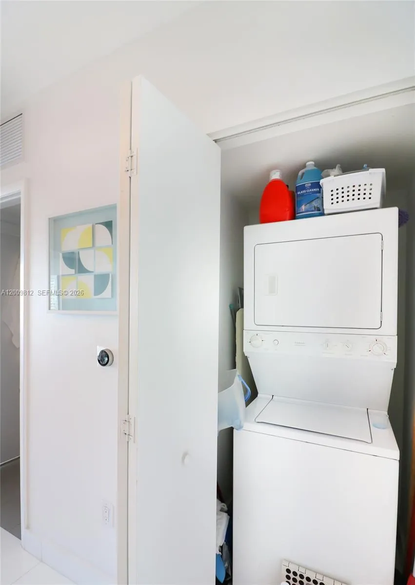 92 SW 3rd St # 3211, Miami FL 33130