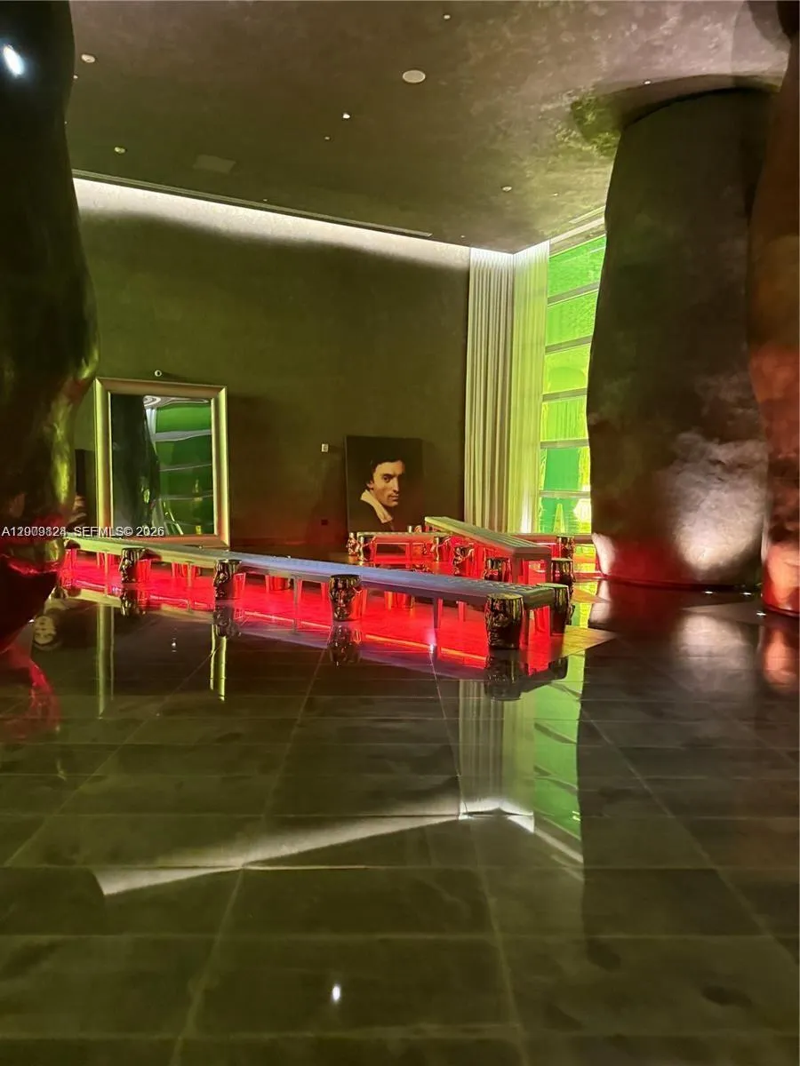 465 Brickell Ave # 619, Miami FL 33131