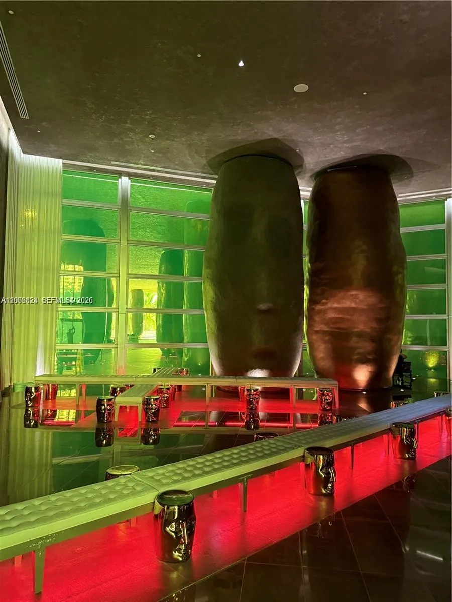 465 Brickell Ave # 619, Miami FL 33131