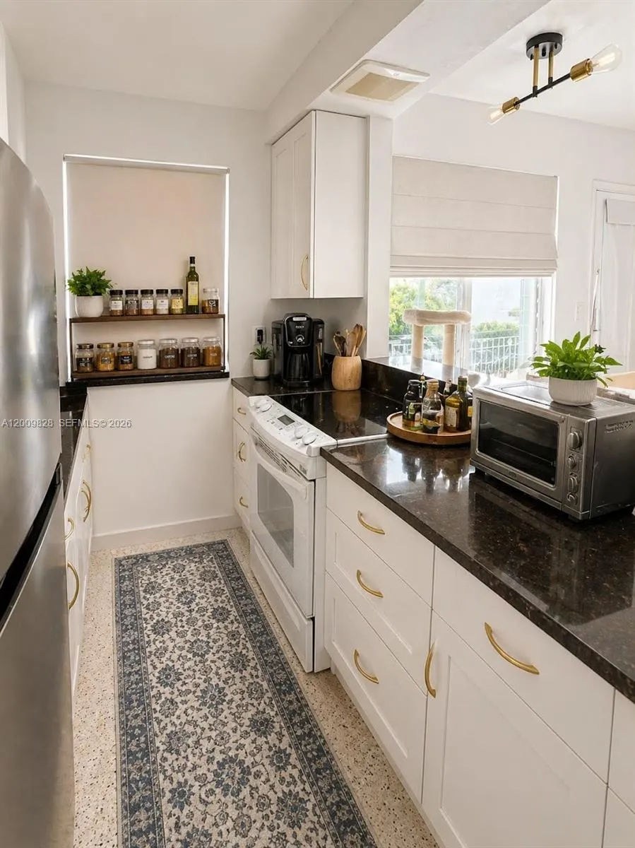 40 Salamanca Ave # 8, Coral Gables FL 33134