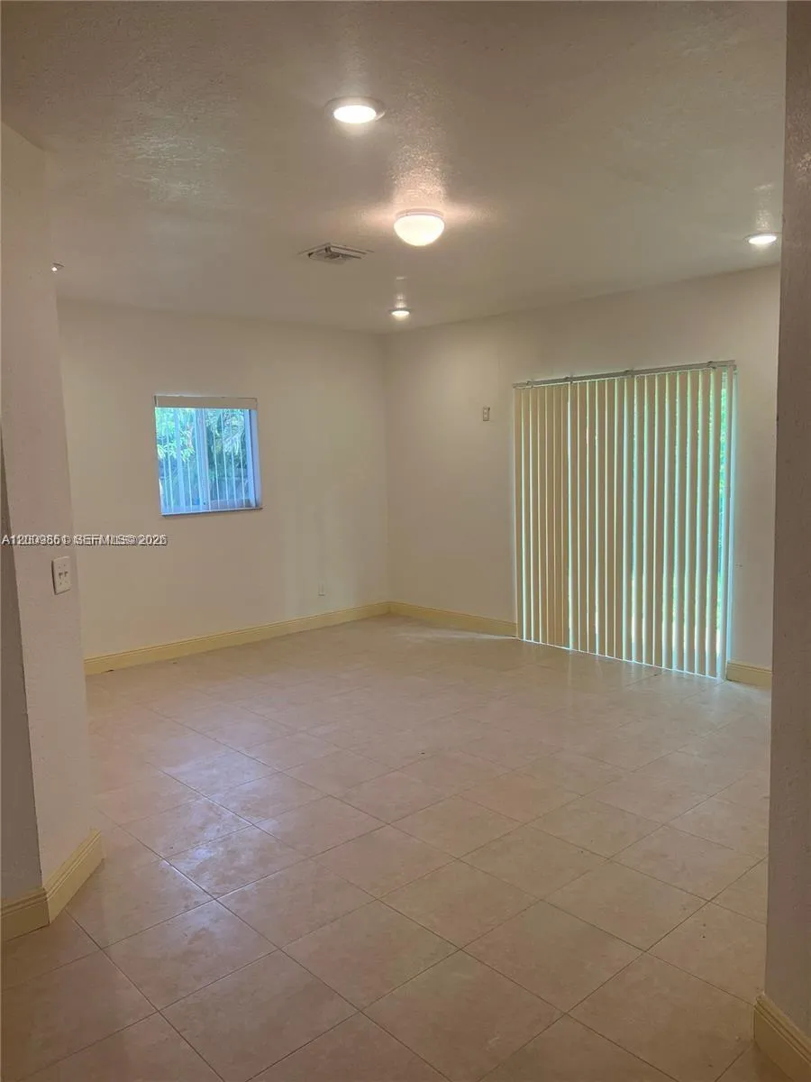 2637 NW 9th Ct, Pompano Beach FL 33069