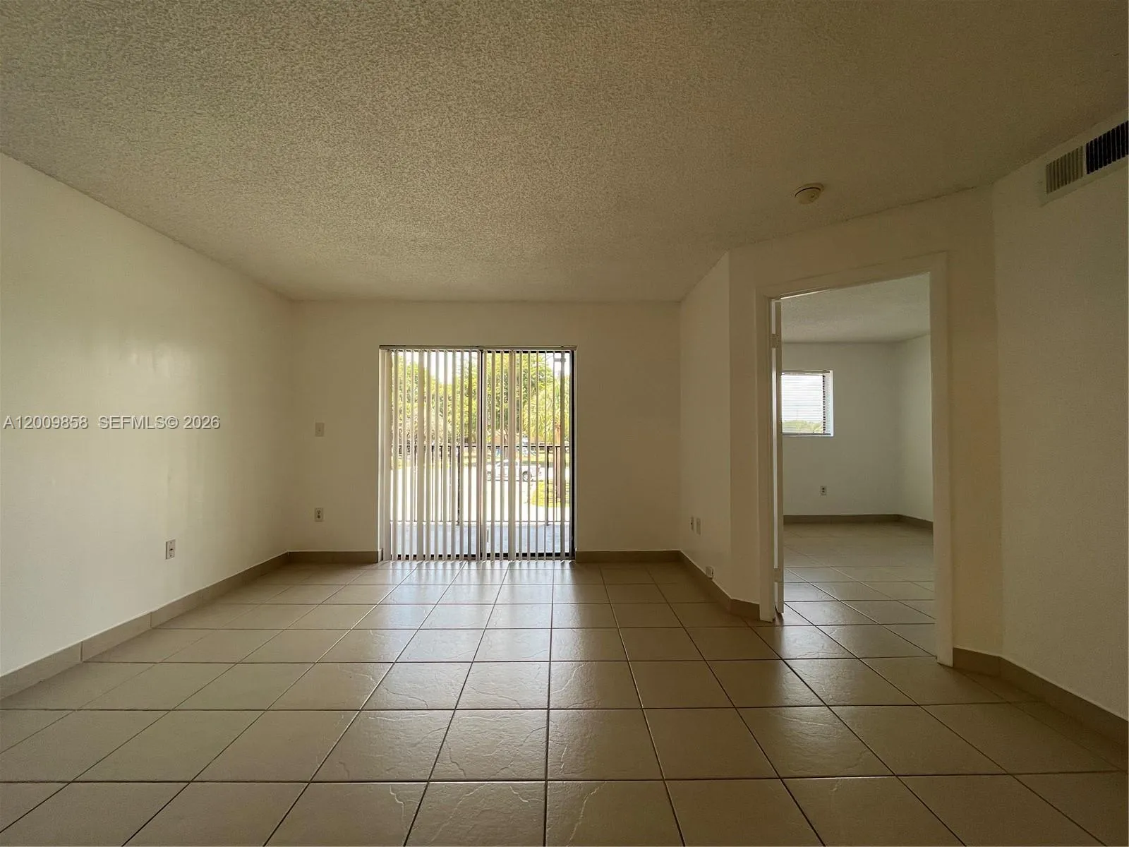 250 W Palm Cir W # 204, Pembroke Pines FL 33025