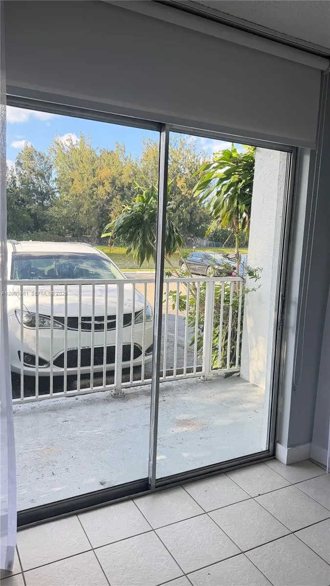 16465 NE 22nd Ave # 105, North Miami Beach FL 33160