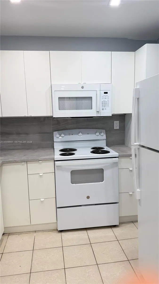 16465 NE 22nd Ave # 105, North Miami Beach FL 33160