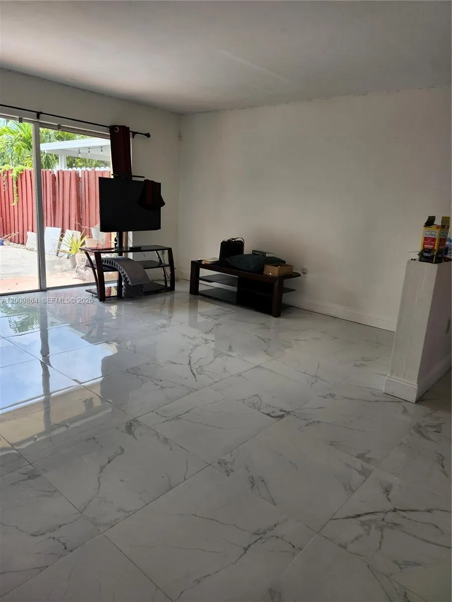 312 NW 114th Ave # 104, Sweetwater FL 33172