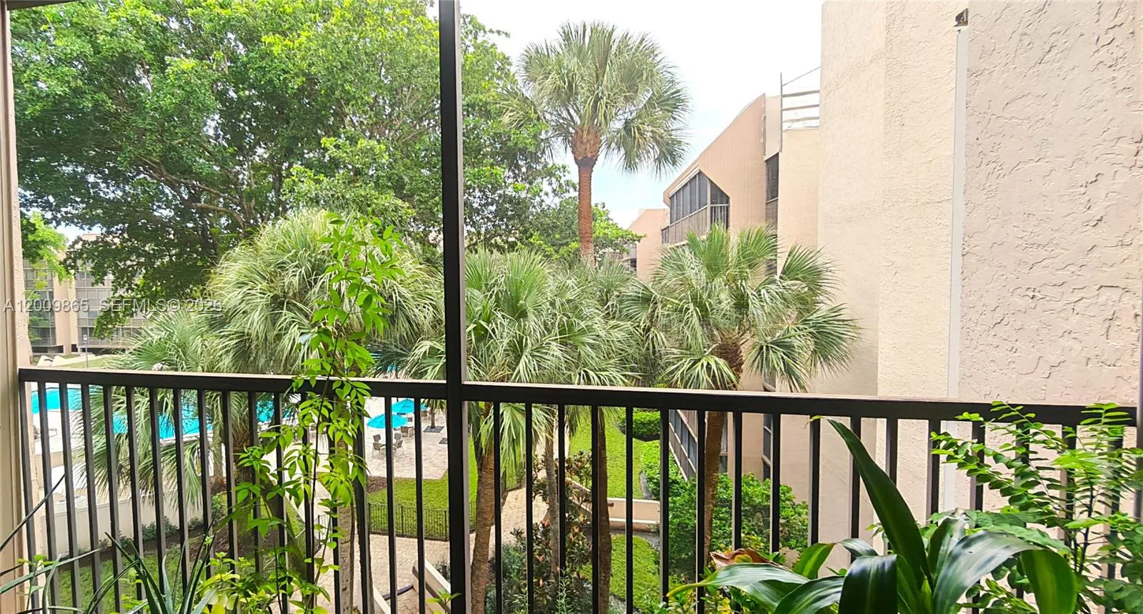 2802 N 46 Ave # B, Hollywood FL 33021