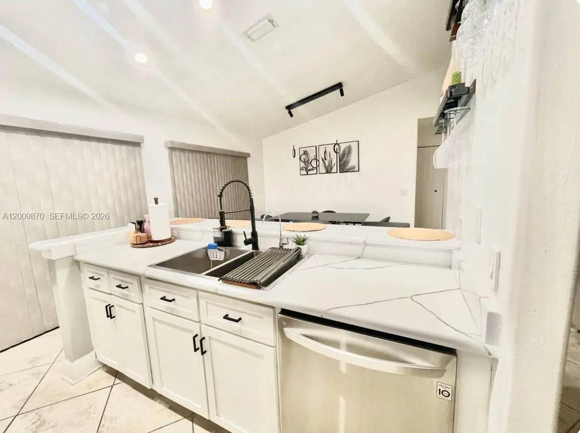 2182 SE Broward Ter, Port St. Lucie FL 34952