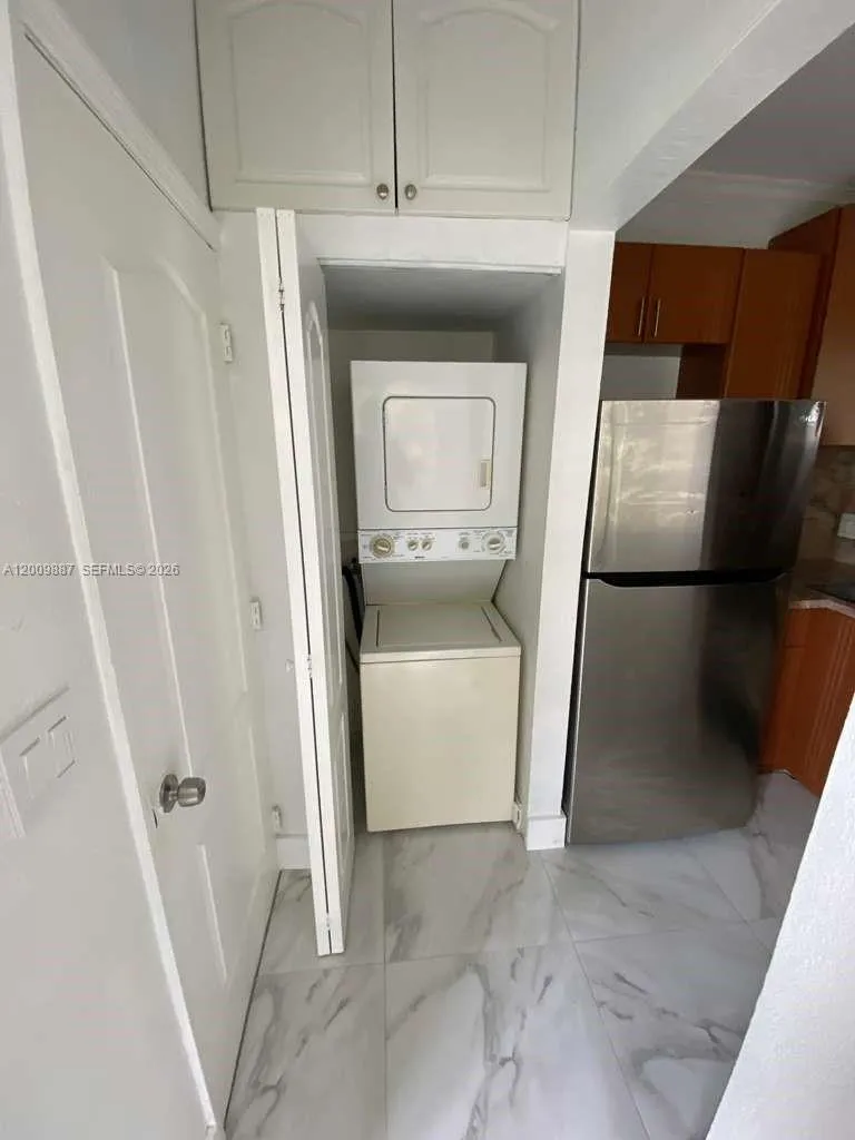 119 Menores Ave # 1, Coral Gables FL 33134