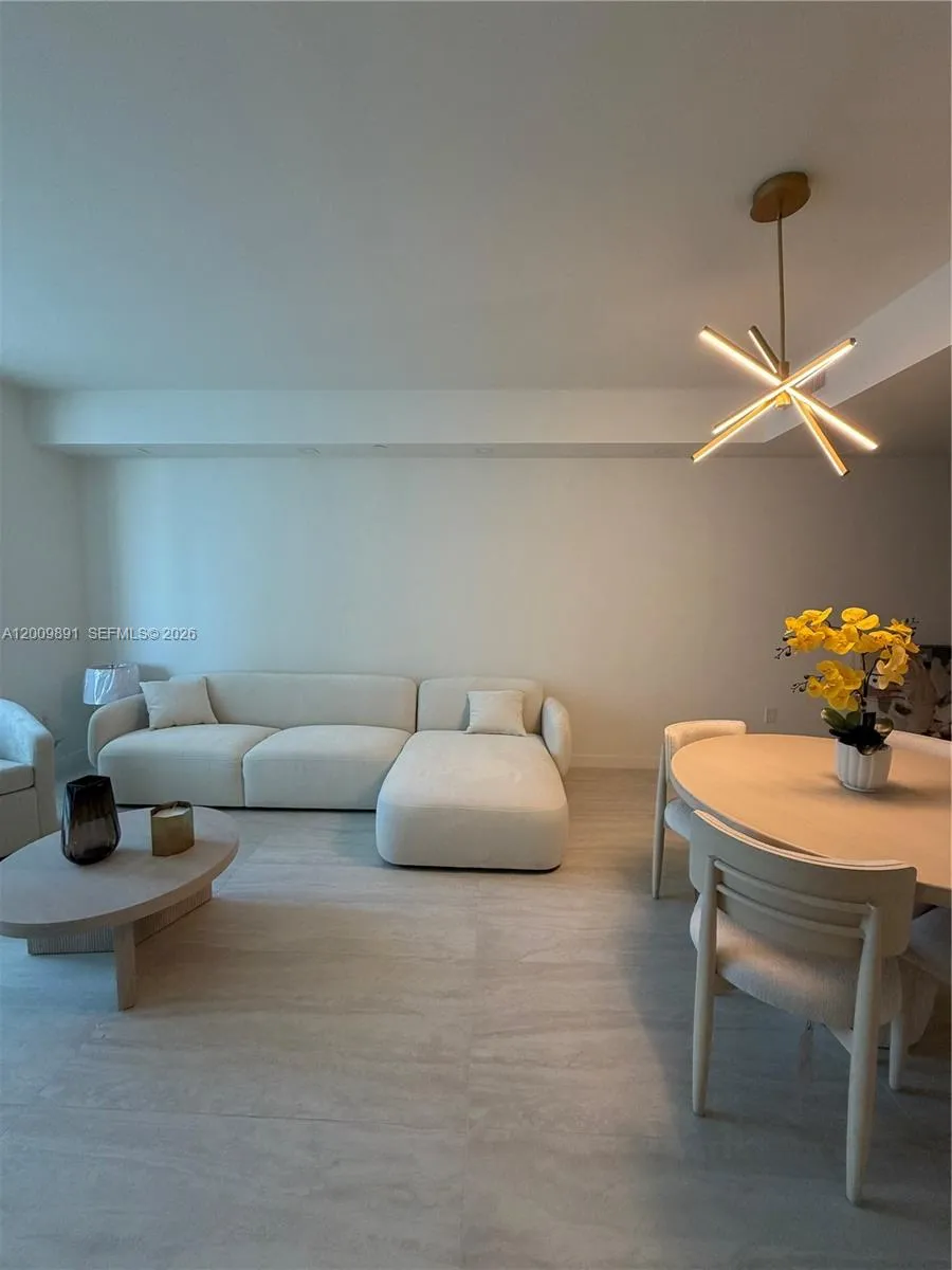 77 SE 5th street # 1614, Miami FL 33131