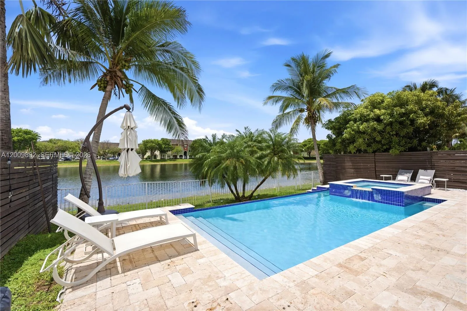 11090 NW 84th St, Doral FL 33178