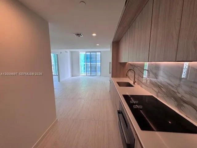 77 SE 5 ST # 1806, Miami FL 33131