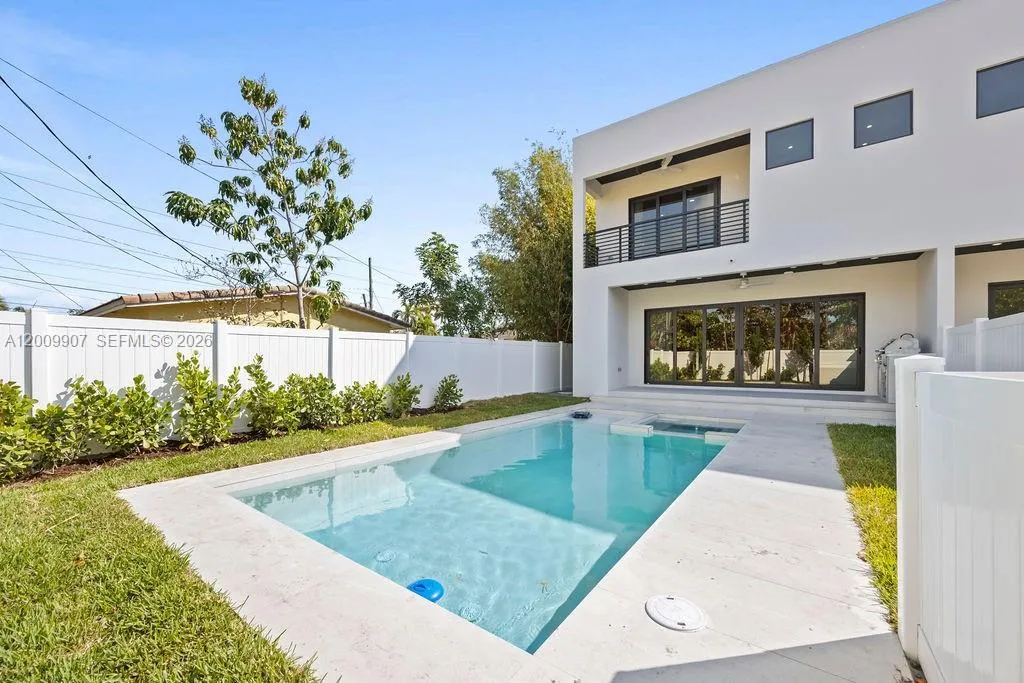 1137 NE 11th ave, Fort Lauderdale FL 33301