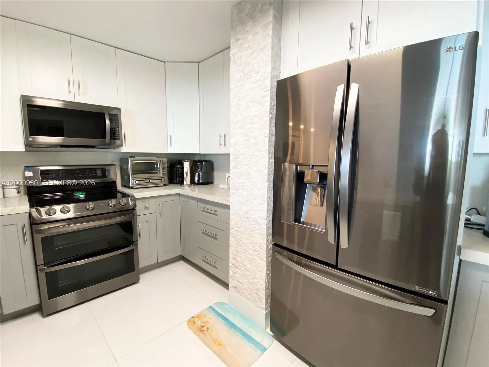 6450 Collins Ave # 1004, Miami Beach FL 33141