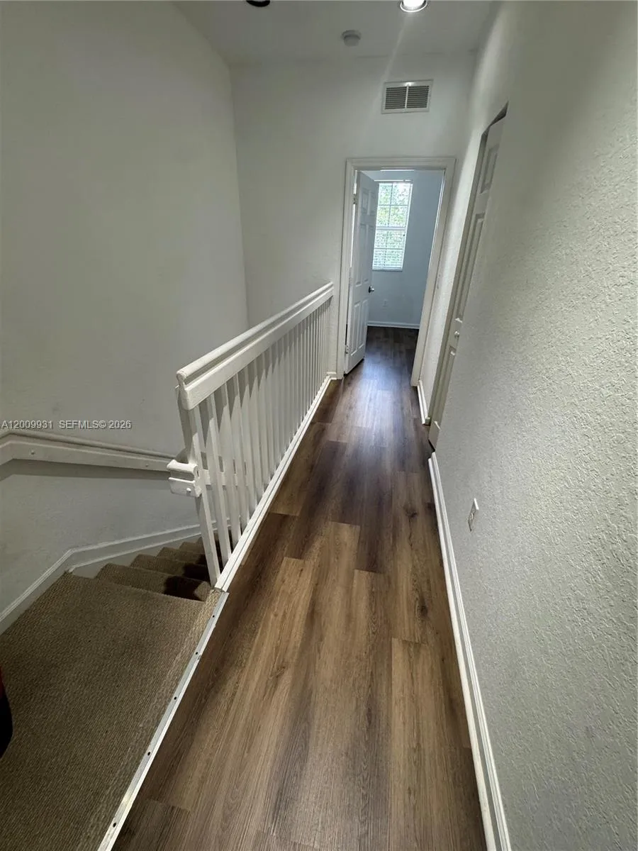 669 NW 42nd Ave, Plantation FL 33317