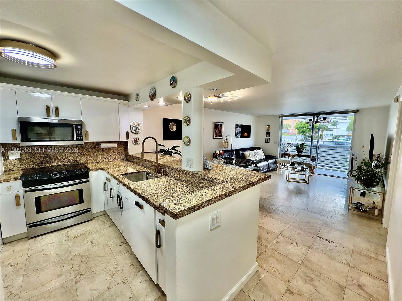 3551 NE 169th St # 105, North Miami Beach FL 33160