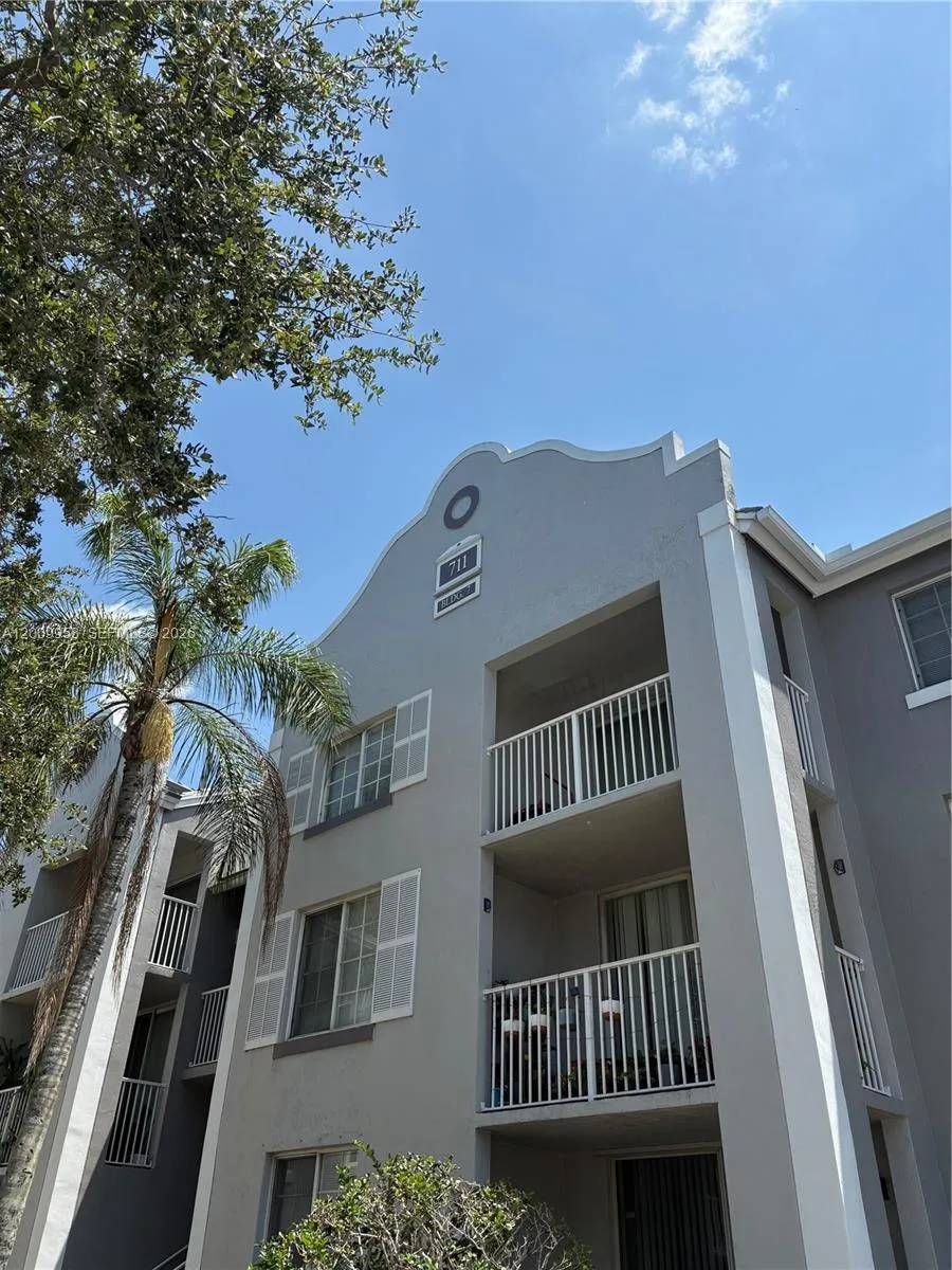 711 SW 111th Way # 202, Pembroke Pines FL 33025