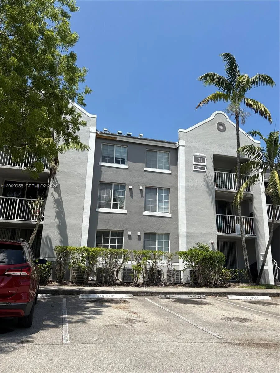 711 SW 111th Way # 202, Pembroke Pines FL 33025