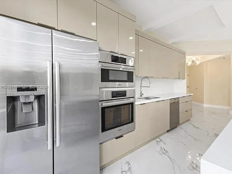 3900 Island Blvd # B408, Aventura FL 33160