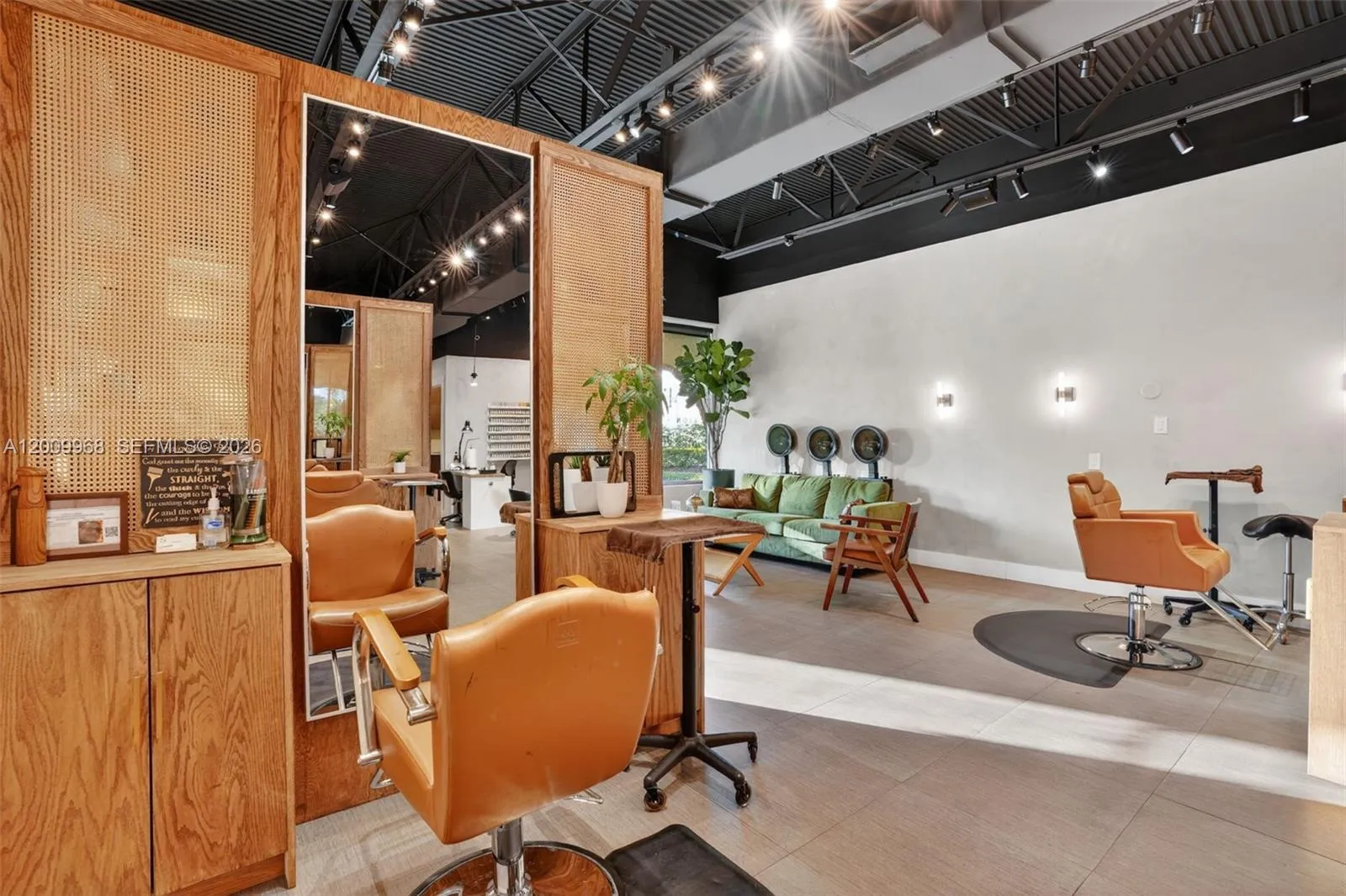 Turnkey Beauty Salon & Spa For Sale In Palmetto Bay, Palmetto Bay FL 33157