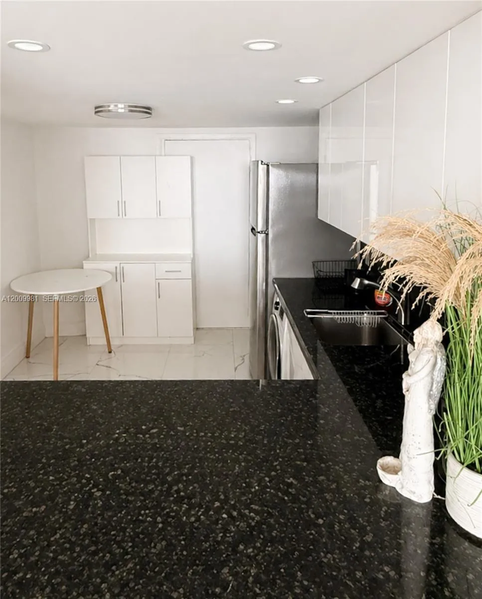 1351 NE Miami Gardens Dr # 712E, Miami FL 33179