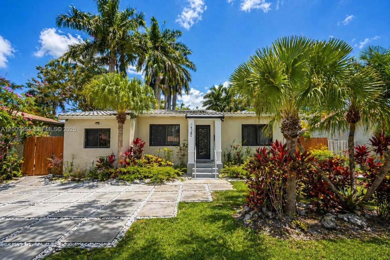 1415 Mayo St, Hollywood FL 33020