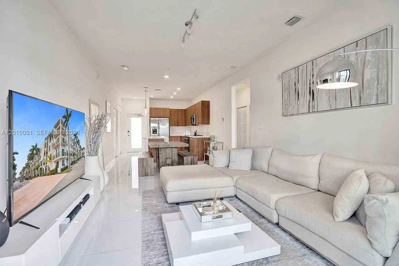 4725 NW 85th Ave # 38, Doral FL 33166