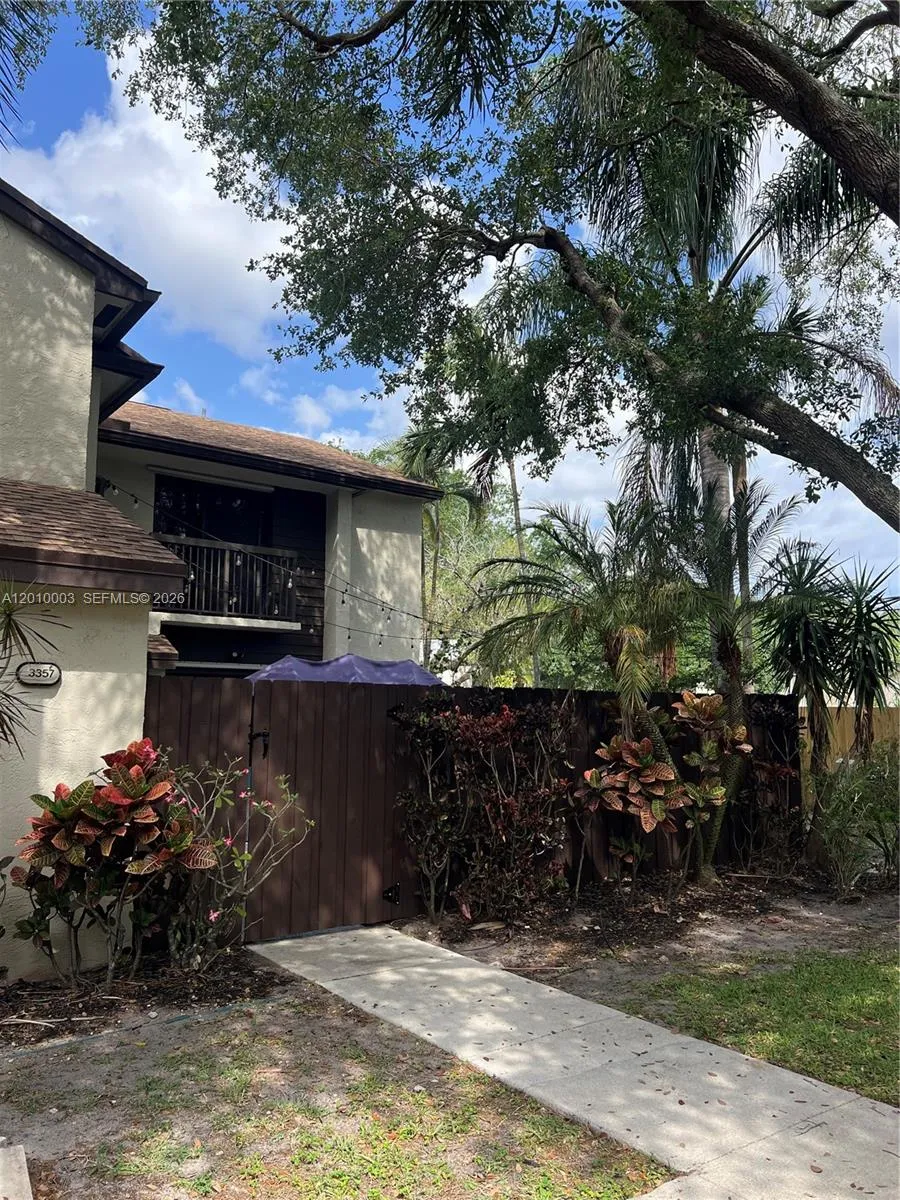 3357 Cocoplum Cir # 33133, Coconut Creek FL 33063