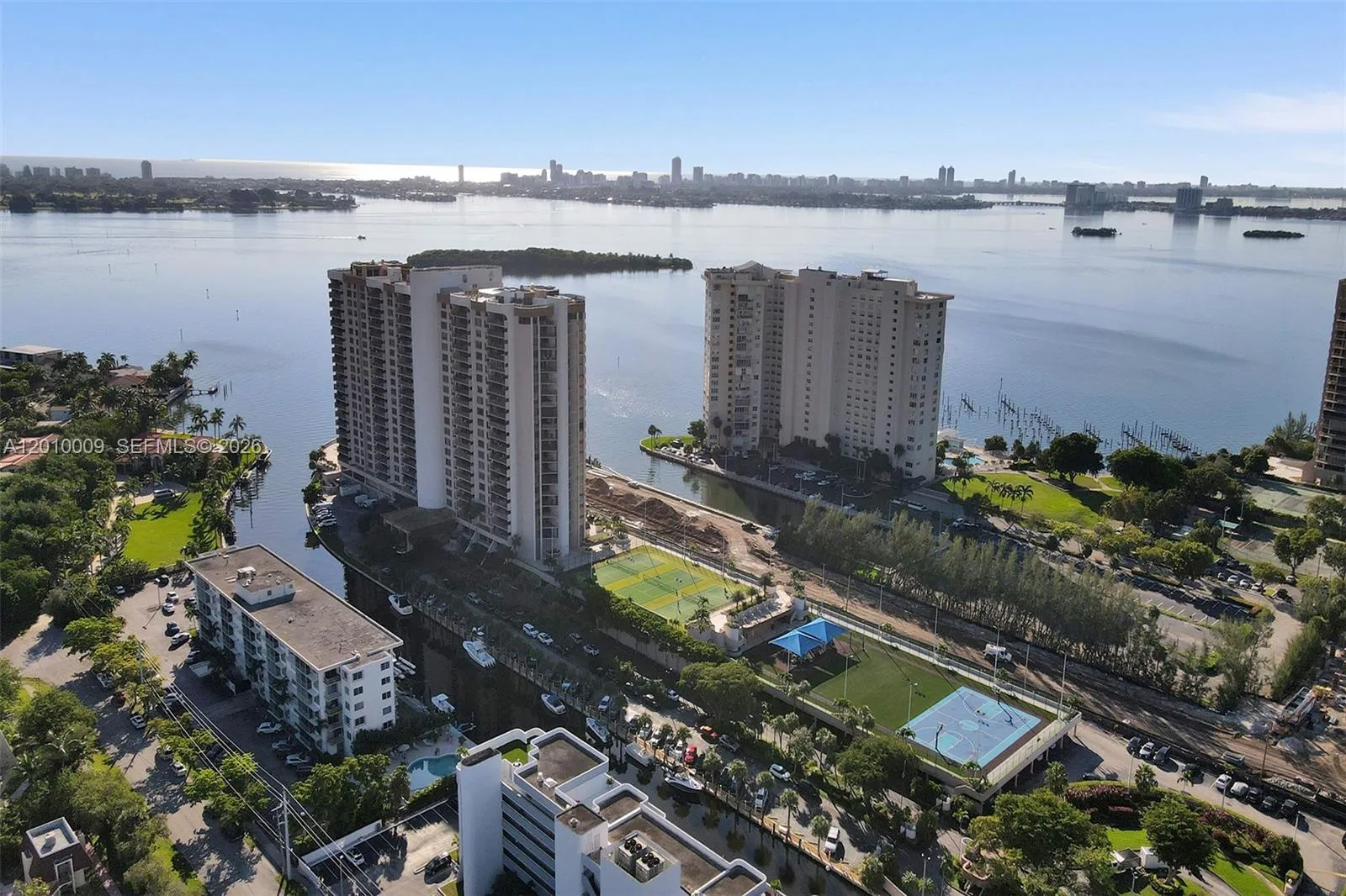 1800 NE 114th St # 1502, Miami FL 33181