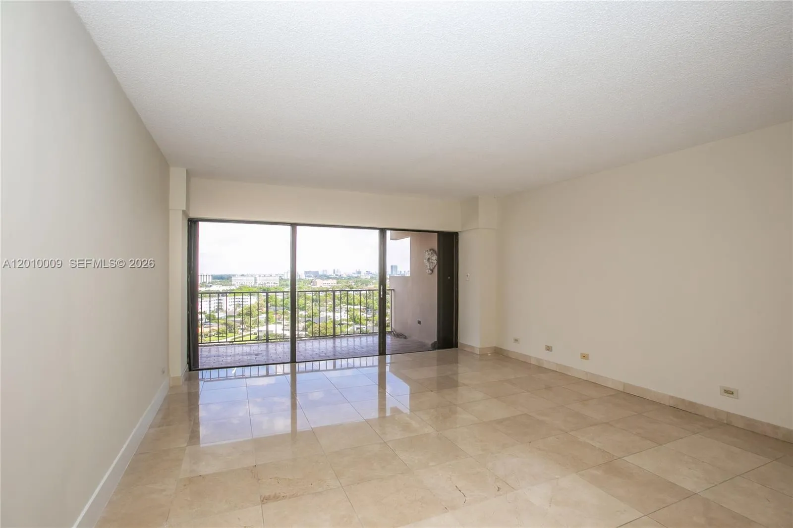 1800 NE 114th St # 1502, Miami FL 33181