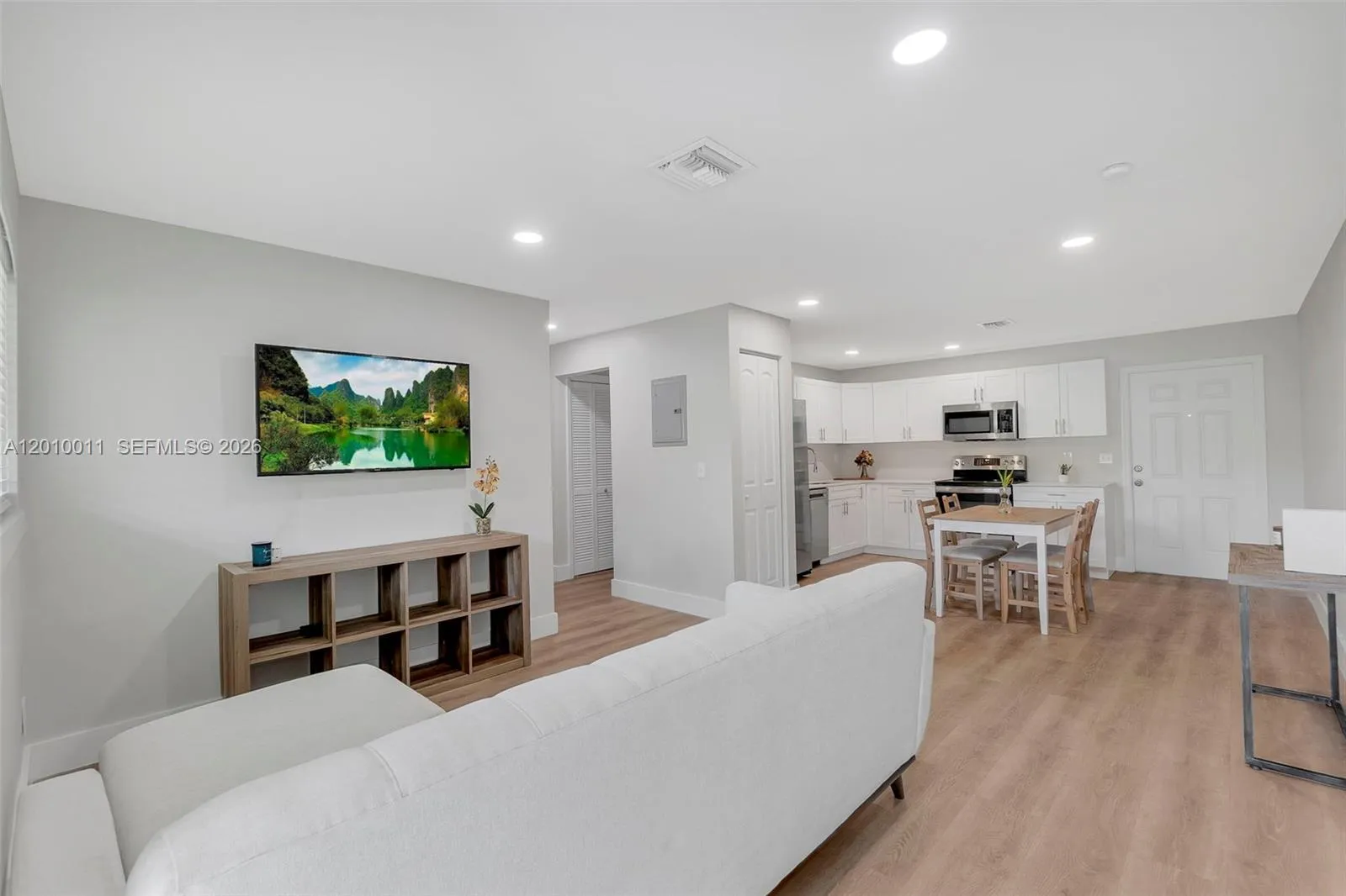 700 NW 18th St # 2, Fort Lauderdale FL 33311