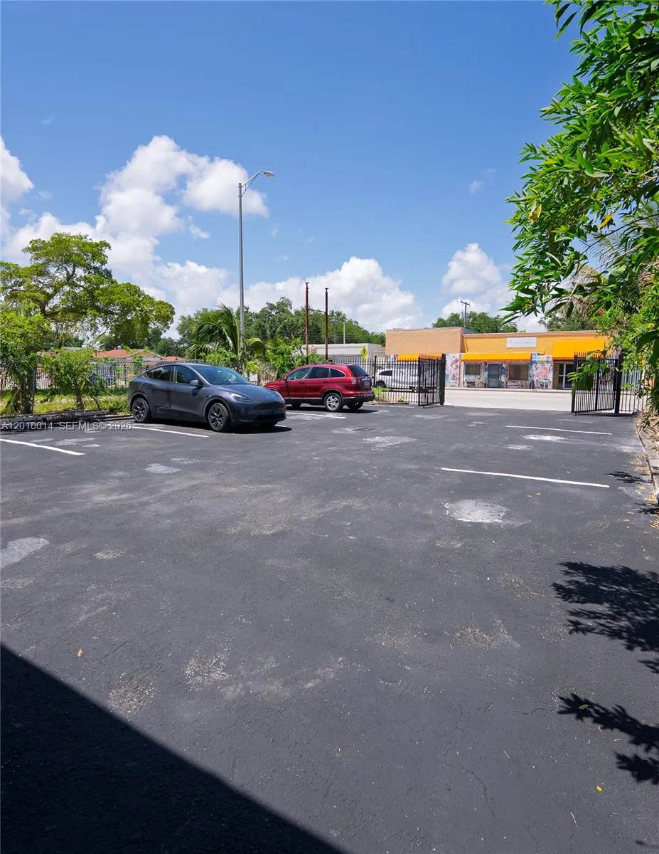 88 NW 54th St, Miami FL 33127