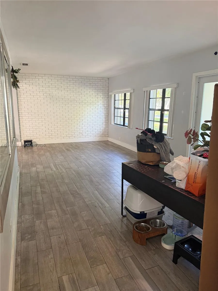 1140 Wren Ave, Miami Springs FL 33166