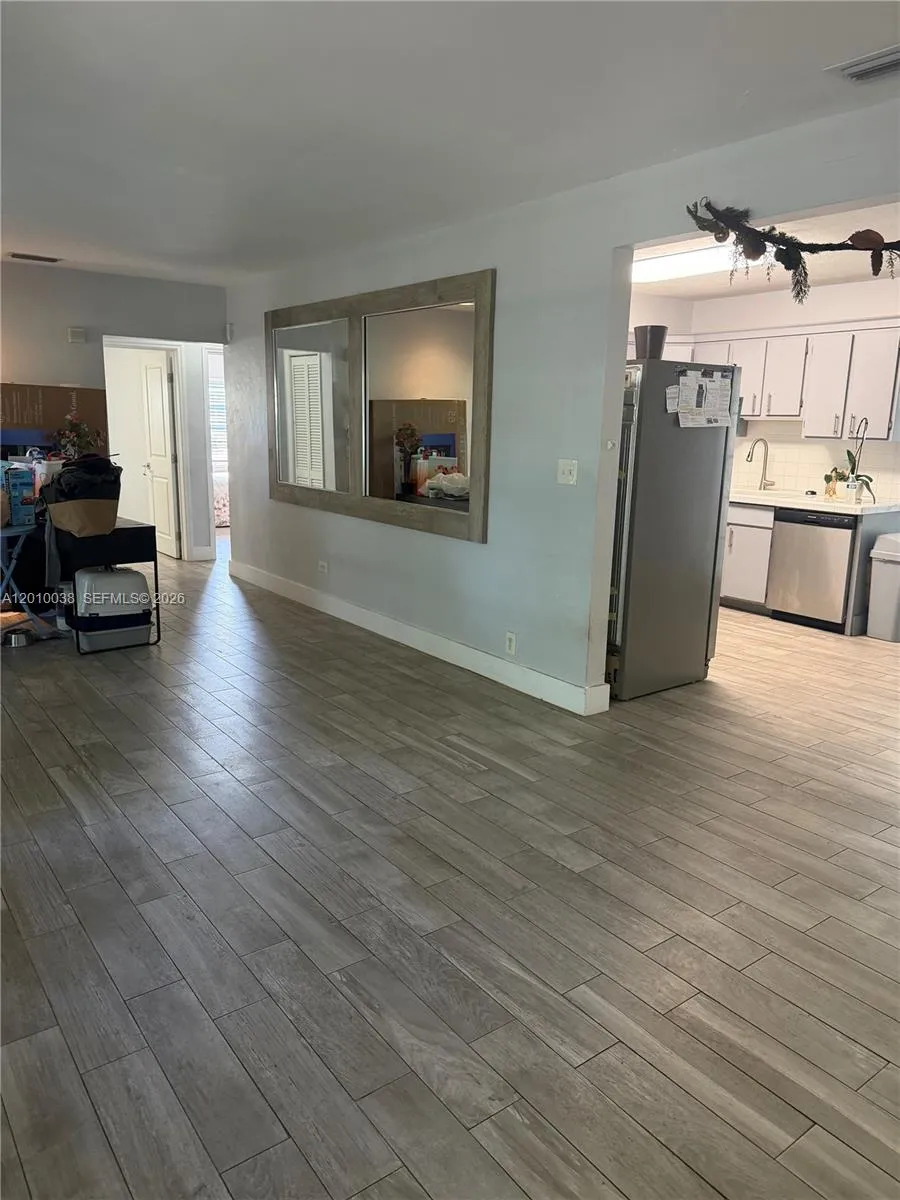 1140 Wren Ave, Miami Springs FL 33166