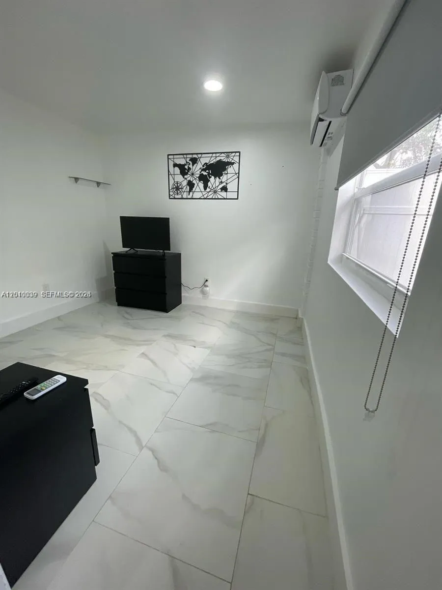 2320 SW 44th St # A, Fort Lauderdale FL 33312