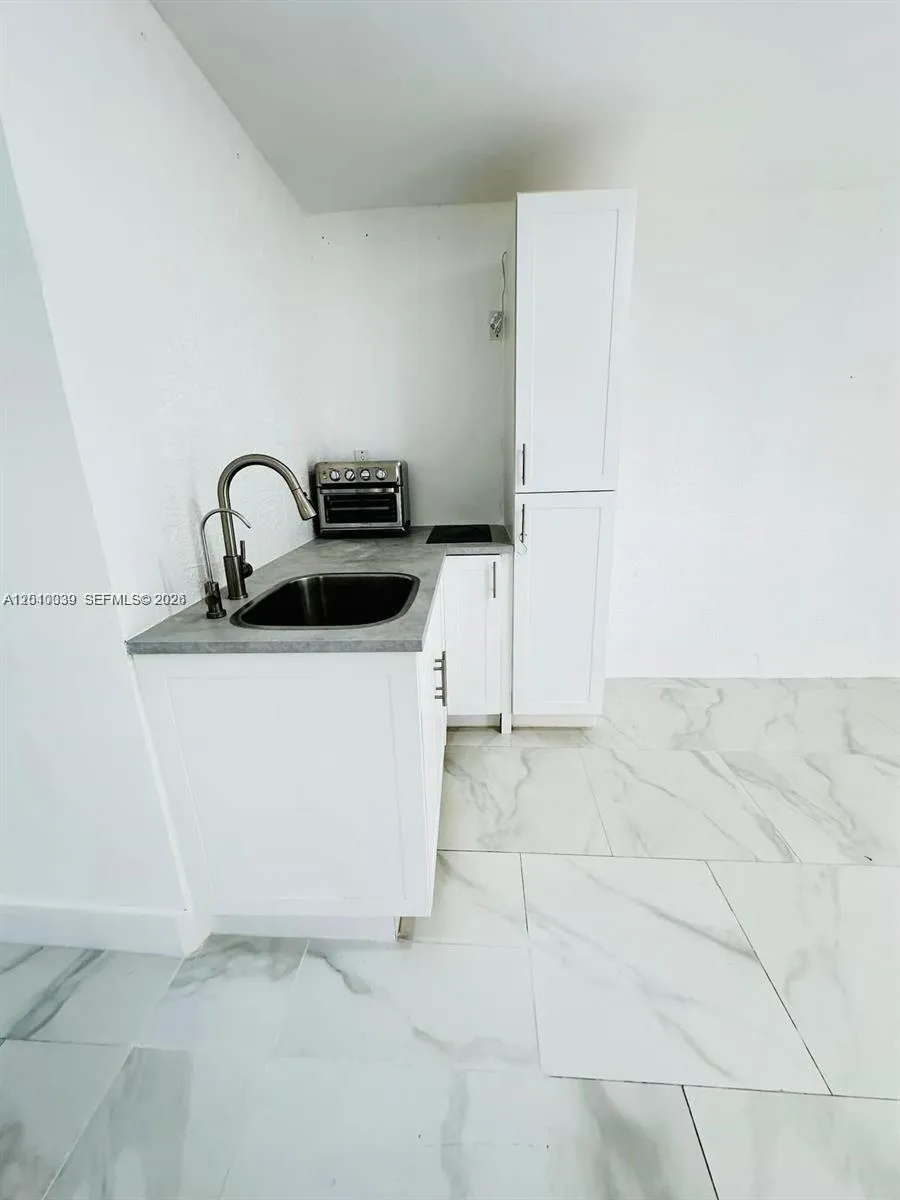 2320 SW 44th St # A, Fort Lauderdale FL 33312