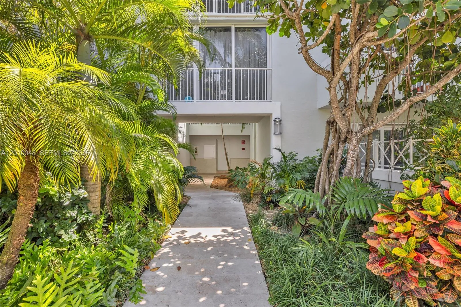300 Sunrise Dr # 1B, Key Biscayne FL 33149
