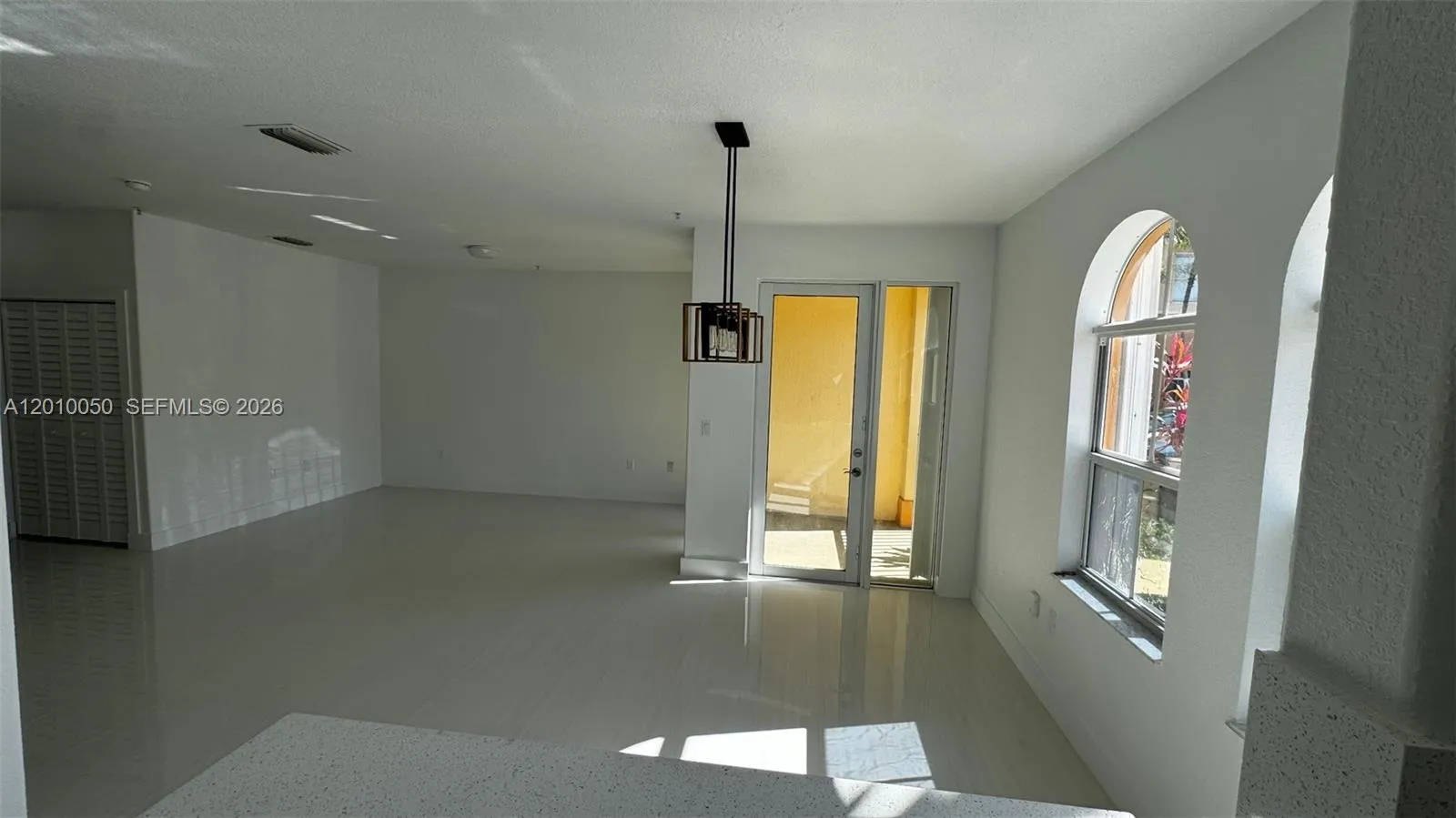 10012 NW 7th St # 112, Miami FL 33172