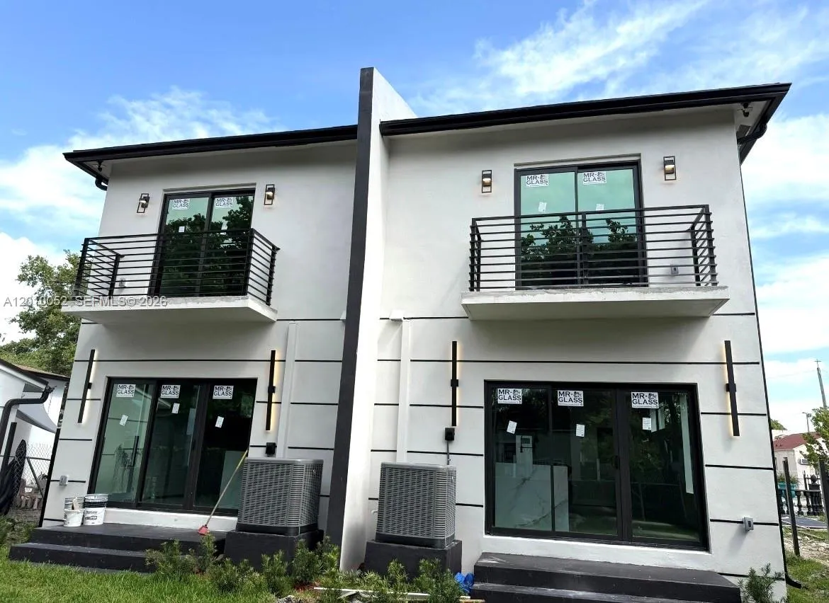 1818 NW 49th St, Miami FL 33142