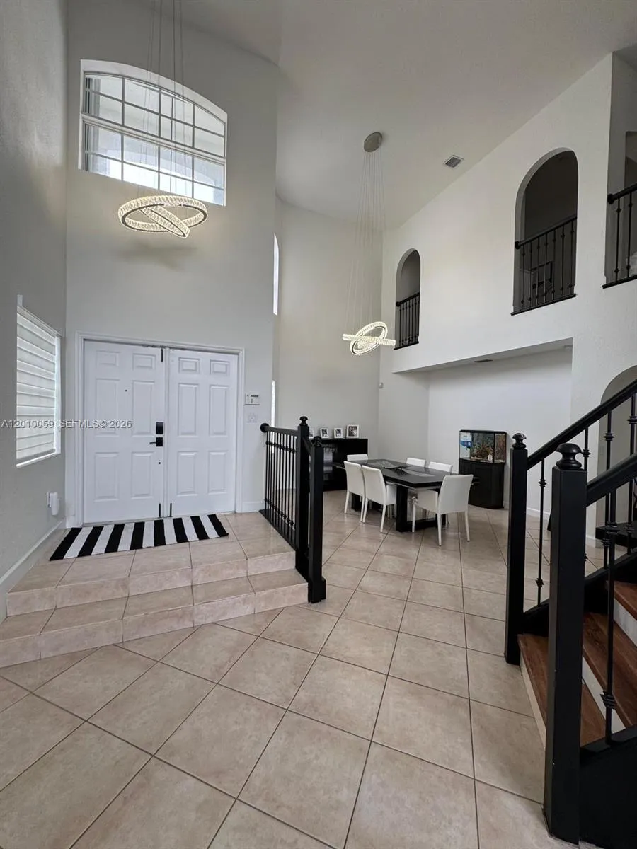 10873 NW 71st St, Doral FL 33178